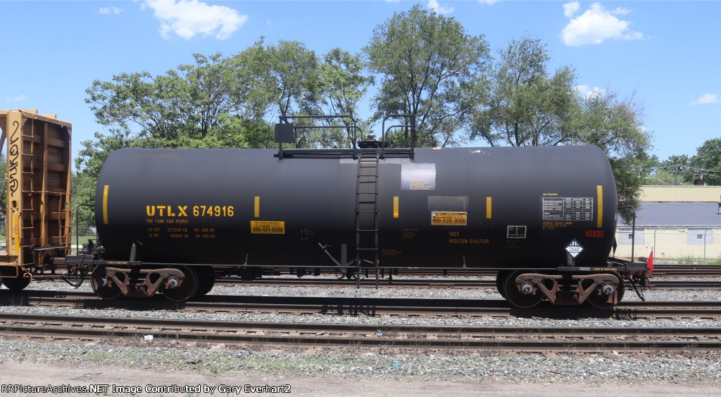 UTLX 674916 - Union Tank Car